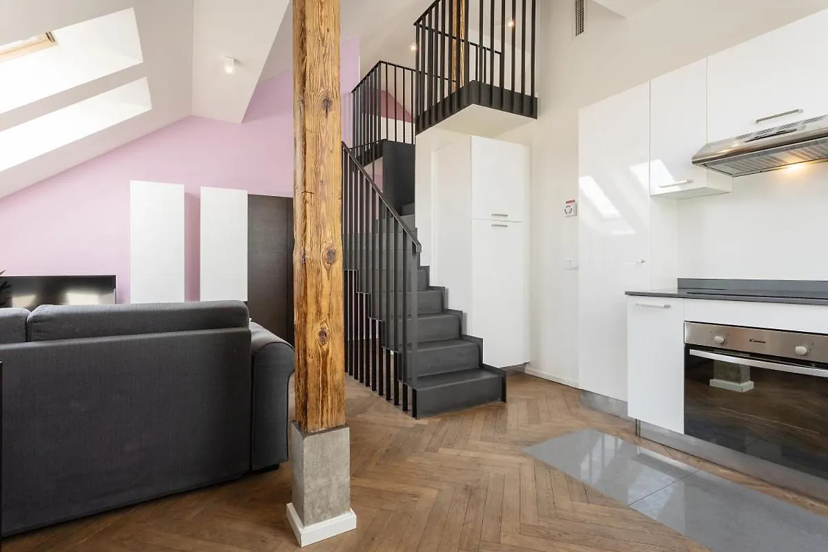 Modern Apartments Close To River Praga