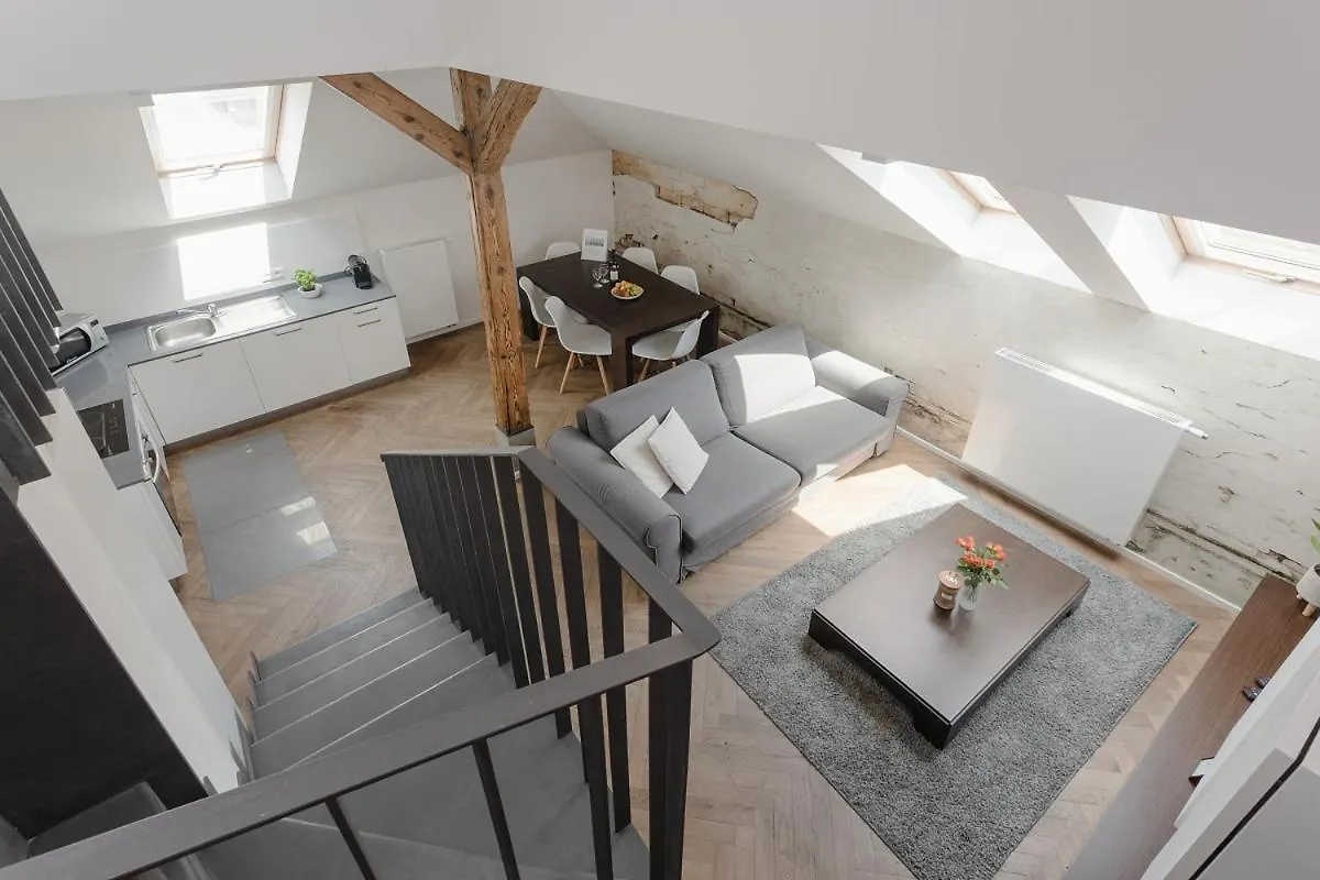 Modern Apartments Close To River Praga
