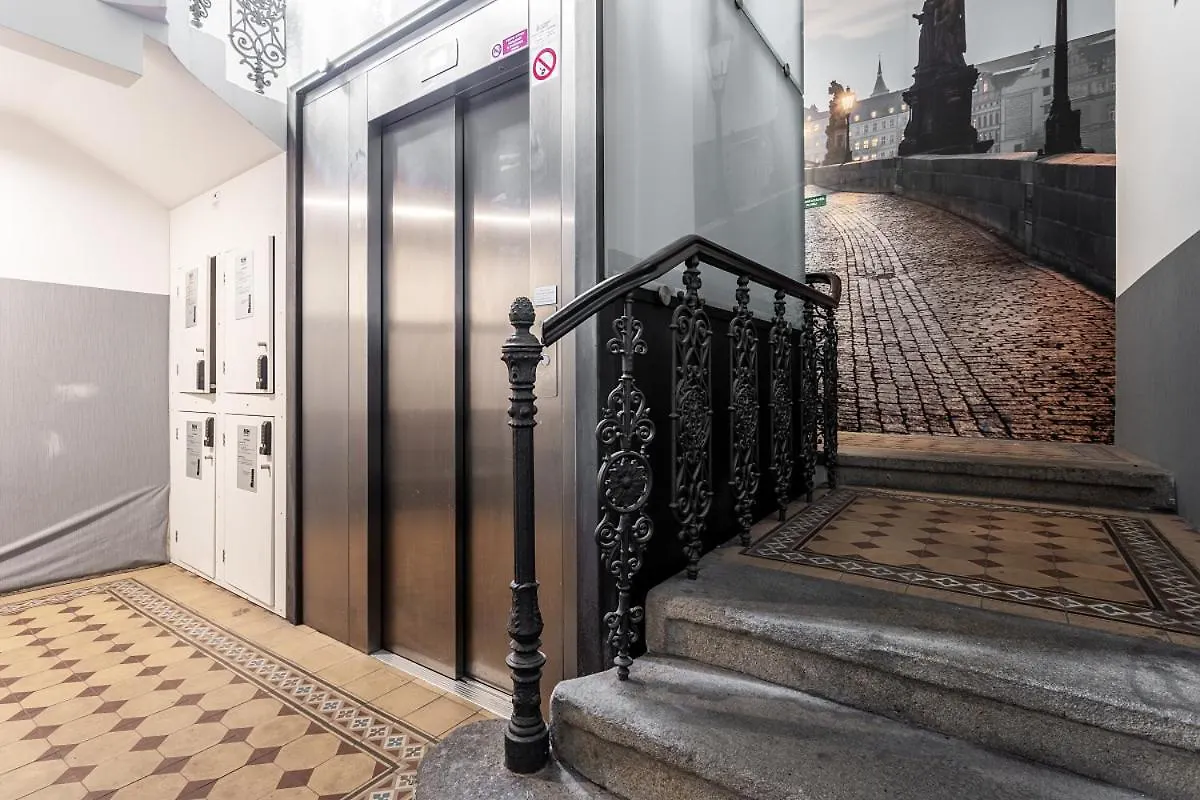 Modern Apartments Close To River Praga