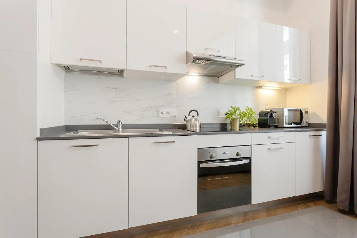 Modern Apartments Close To River Praga